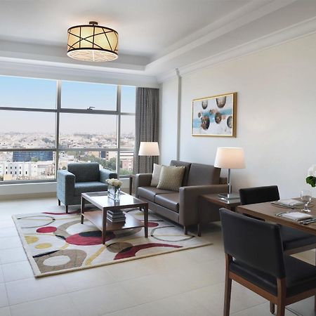 Marriott Executive Apartments Al Khobar Luaran gambar A living room at the hotel