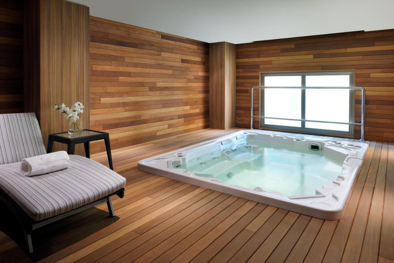 Marriott Executive Apartments Al Khobar Luaran gambar A hot tub